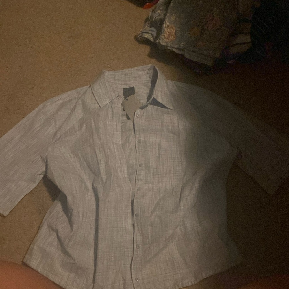 Thin, button down crop top